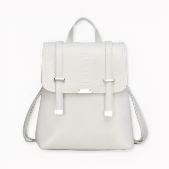 Scopra questo elegante zaino da donna in rilievo pitonato iridescente, che aggiungerà stile a tutti i suoi outfit quotidiani. Realizzato in similpelle vegana, il suo design strutturato e la sua capacità rendono questa borsa un compagno ideale per la donna attiva di oggi. Il suo tessuto in poliestere è morbido e leggero, il che lo rende molto comodo da indossare.