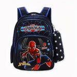Zaino Spiderman con portamatite blu, di buona qualità e molto trendy.