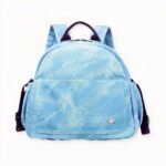 Il bambino avrà bisogno di tutte le sue cose quando sarete in viaggio o a passeggio. Con questa borsa fasciatoio di grande capacità, non dimenticherà nulla. Disponibile in una gamma di colori, questo zaino è un'aggiunta di stile al guardaroba di ogni mamma.