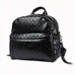 Si innamori di questo sublime zaino a quadri rosa che completerà un look elegante quando è in giro con il bambino. Questa borsa fasciatoio di tendenza è perfetta per le mamme eleganti con una passione per la moda. È l'accessorio ideale per stare al passo con la moda!