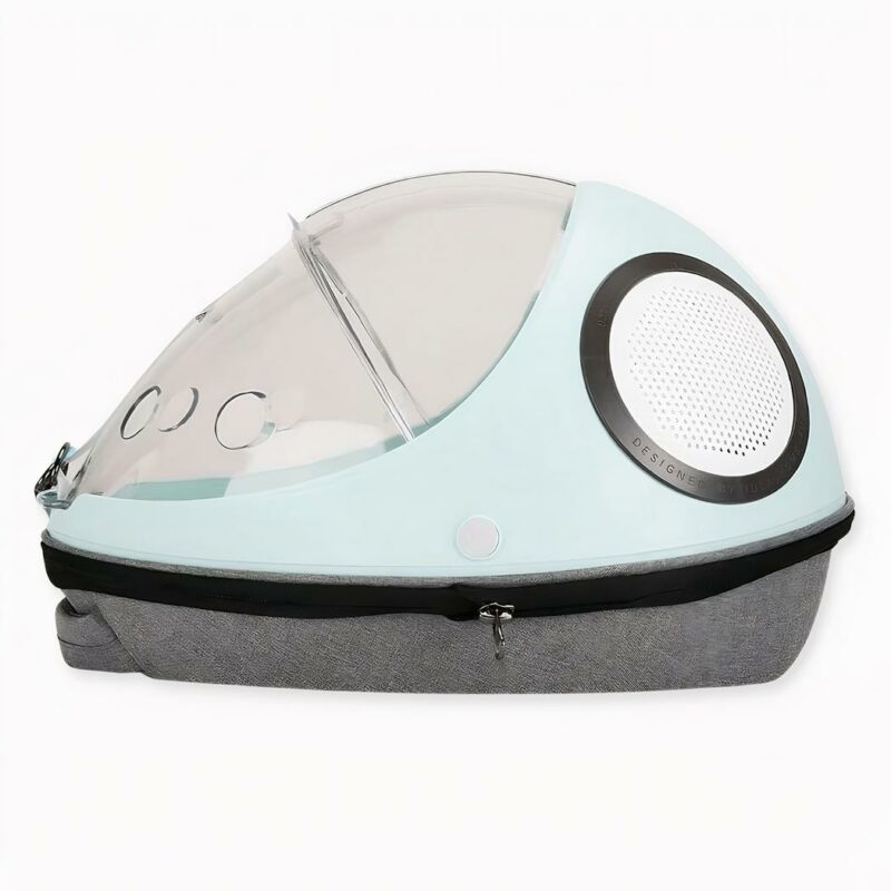 La porta anteriore è dotata di una cerniera per una maggiore sicurezza e ventilazione. L'interno è imbottito con un tessuto morbido e traspirante, per offrire al suo animale domestico un luogo accogliente e caldo dove dormire.