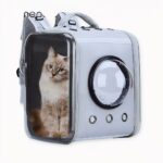 Vuole portare il suo cagnolino o gatto in gita o in escursione? Gli dia la prima classe con questo zaino per animali ultra-confortevole, ventilato e spazioso. Ventilato e spazioso, questo zaino per animali manterrà il suo cucciolo o gatto comodo durante il viaggio. Potrà godere dell'aria fresca grazie ai 14 grandi fori di questo zaino da viaggio per animali.