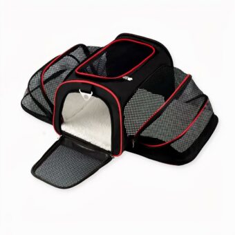 Il suo animale domestico si rotolerà sul pavimento in amore con la nostra nuova borsa porta animali espandibile! Perfetta per i viaggi, il suo amico a quattro zampe godrà di uno spazio che può essere raddoppiato quando la situazione lo consente. Ancora più spazio per godersi il morbido pavimento, fantastico!