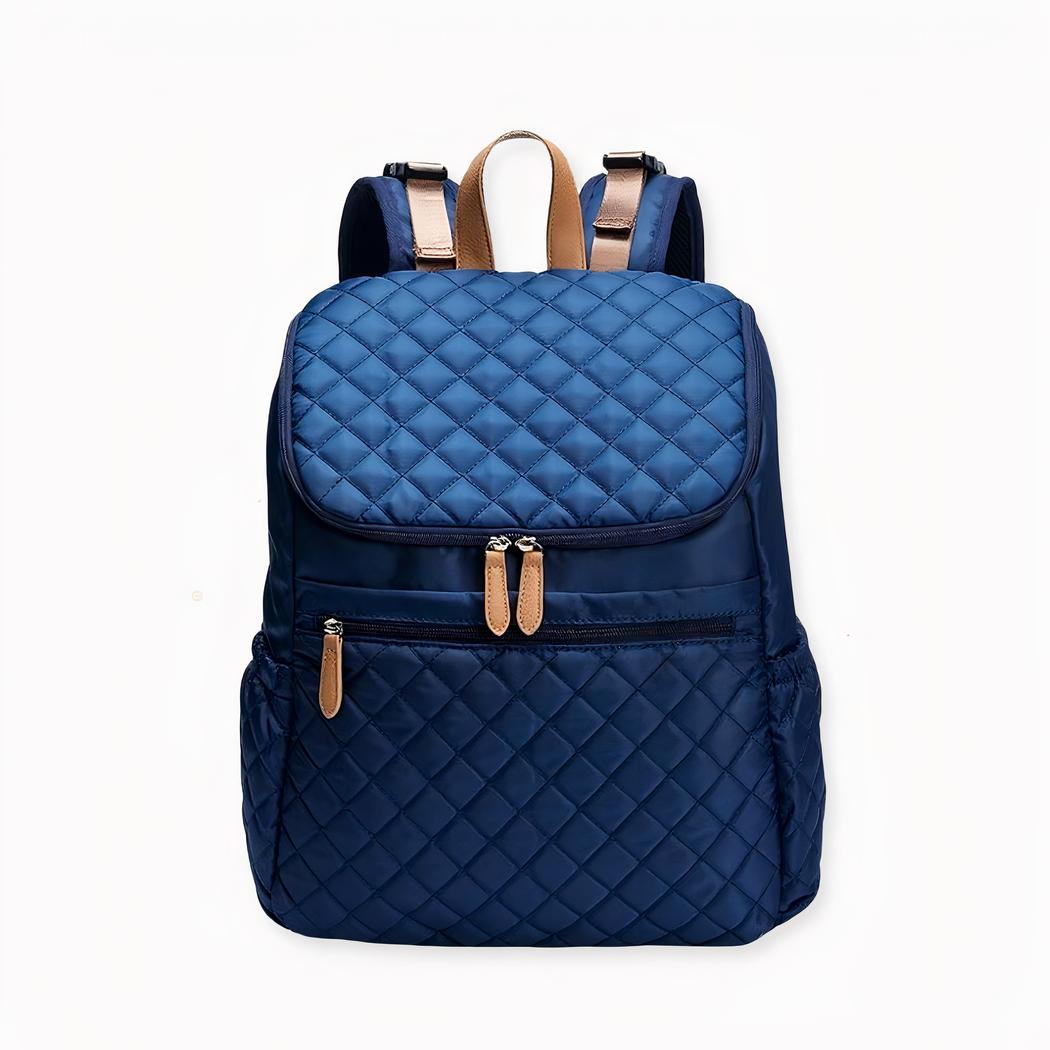 Ecco la borsa per pannolini ideale per le mamme che vogliono anche essere eleganti. Questo zaino a motivi geometrici la aiuterà ad avere un aspetto moderno ed elegante, mentre trasporta con facilità la cura del suo bambino. Senza dubbio, è l'accessorio perfetto per le mamme alla moda.