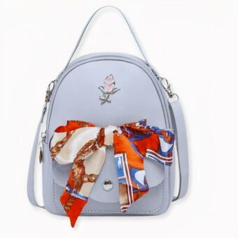 È interessato alla moda in stile coreano? Perché non adottarla indossando questo simpatico mini zaino da donna? Aggiungerà un dolce fascino al suo look. Ma non è tutto! Questo zaino in ecopelle è anche leggero, pratico e comodo. Può indossarlo come borsetta, zaino o borsa a tracolla, come desidera.