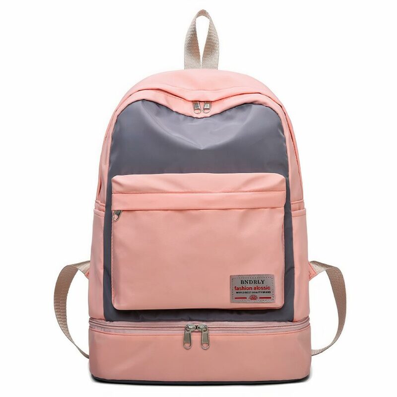 Zaino sportivo con scomparto per scarpe rosa e grigio e sfondo bianco