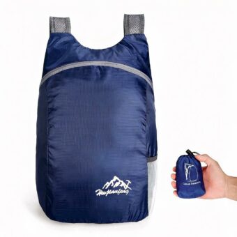 Zaino impermeabile pieghevole, blu con sfondo bianco