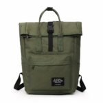 Zaino porta computer Rolltop da donna verde con sfondo bianco
