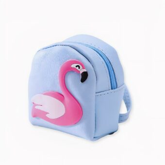Questo grazioso mini zaino rosa con fenicottero è adatto sia alle donne che agli studenti e agli adolescenti. È compatto, discreto e leggero. È lo zaino da donna ideale per trasportare i suoi spiccioli o piccoli accessori con stile.