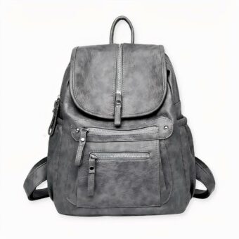 Questo grazioso zaino in ecopelle dal look vintage la seguirà in tutte le sue avventure! Diventerà presto un must del suo guardaroba. Le sue numerose tasche con cerniera le conferiscono un look moderno e le consentono di riporre facilmente tutte le sue cose, in modo da poterlo portare con sé ovunque vada!