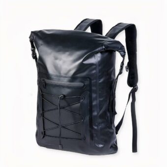 Le piacciono gli sport acquatici? Allora questo zaino da nuoto da 30L fa al caso suo! È uno zaino da trekking con un design sobrio ed elegante che piacerà a molti. Realizzato in PVC, è anche estremamente impermeabile. È lo zaino da avere per il nuoto o il trekking sul fiume.