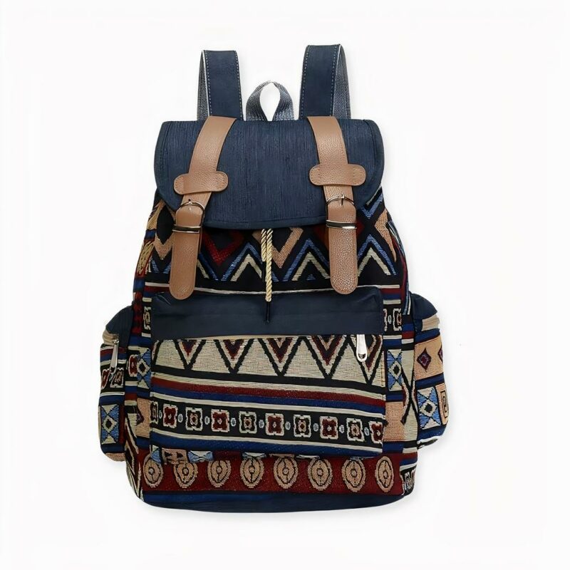 Questo zaino vintage con le sue stampe etniche la porterà in viaggio giorno dopo giorno! Con la sua grande capacità, è perfetto per le vacanze. Disponibile in quattro colori, scelga la stampa più adatta alla sua personalità. Questo zaino colorato aggiungerà originalità e divertimento ai suoi outfit in un batter d'occhio!