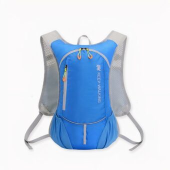 Scopra questa meravigliosa borsa sportiva pieghevole in stile misto, progettata appositamente per gli appassionati di sport e gli escursionisti. Leggera e pratica, farà il lavoro di uno zaino. Impermeabile grazie alle sue molteplici tasche con zip, non potrà perdere i suoi effetti personali mentre corre o salta! A ciascuno il suo sport e la sua adrenalina!