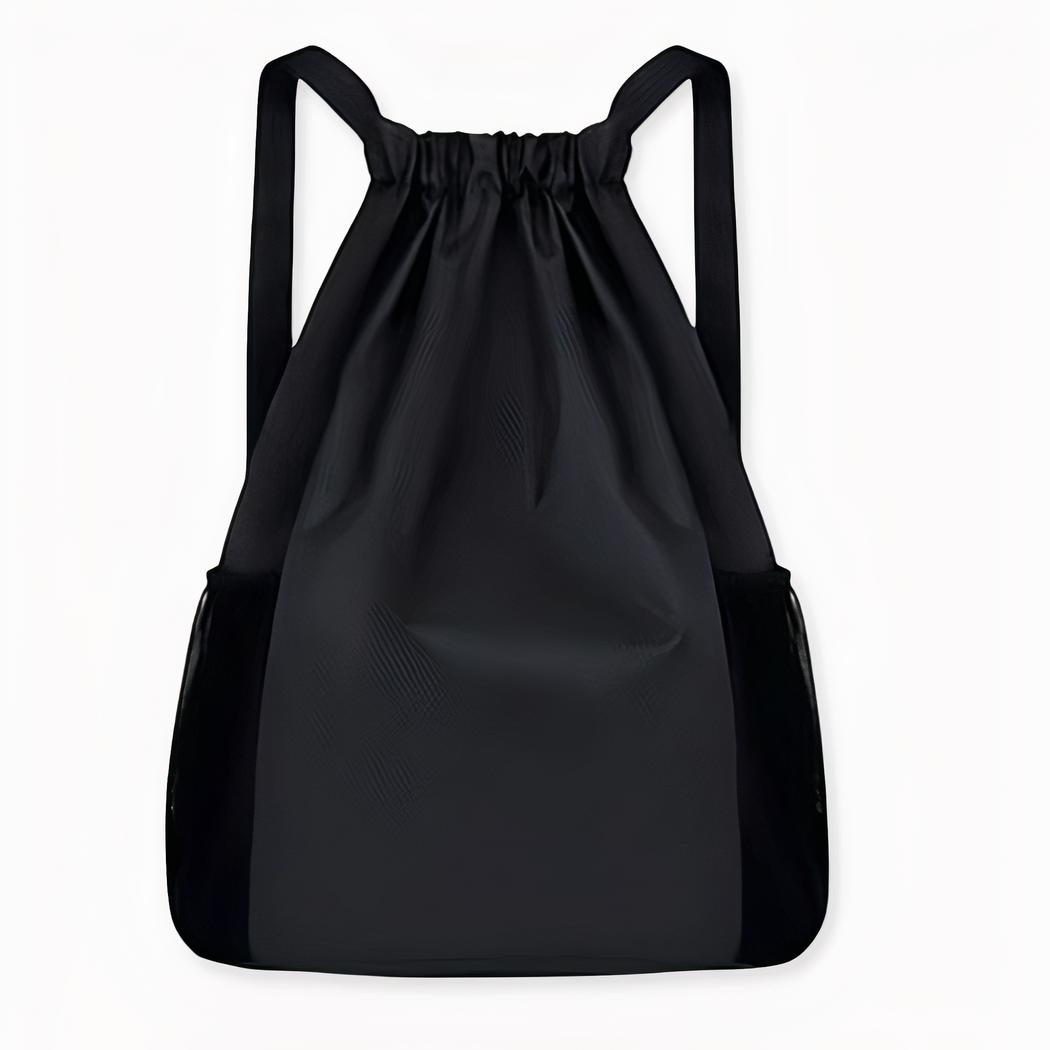Zaino sportivo in nylon misto, nero, di buona qualità e molto trendy.