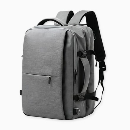 Zaino grigio unico con doppio scomparto grigio, di buona qualità e molto pratico. Di buona qualità e molto alla moda.