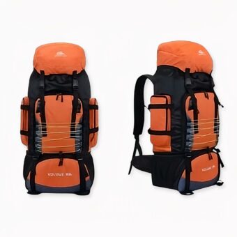 Zaino da trekking arancione molto grande con sfondo bianco