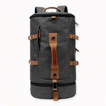 Zaino militare da uomo 50L con sfondo grigio chiaro.