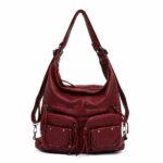 Borsa a tracolla in similpelle bordeaux con sfondo bianco