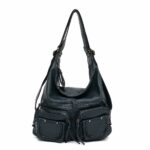 Borsa a tracolla in similpelle nera con sfondo bianco