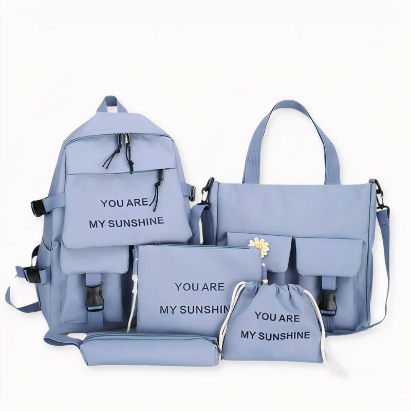 Questo set di zaini in tela per ragazze e donne adolescenti è composto da cinque borse di alta qualità. Queste borse sono robuste e durevoli, il che le rende perfette per l'uso quotidiano. Sono anche spaziose e possono contenere tutto il necessario per le sue attività quotidiane. Queste borse sono belle e alla moda.