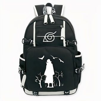 Zaino con motivo Itachi bianco e nero, con tasche laterali. Di buona qualità e molto alla moda.