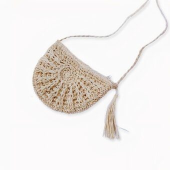 Sta cercando una borsa alla moda per quest'estate? Allora non si lasci sfuggire la nostra splendida borsa di paglia intrecciata a metà rotonda per le donne! Ideale per le sue gite in spiaggia, in piscina o per le uscite di shopping, questa borsa bohémien la farà apparire al meglio!