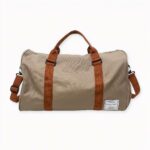 Borsa da viaggio grande con tracolla marrone trendy