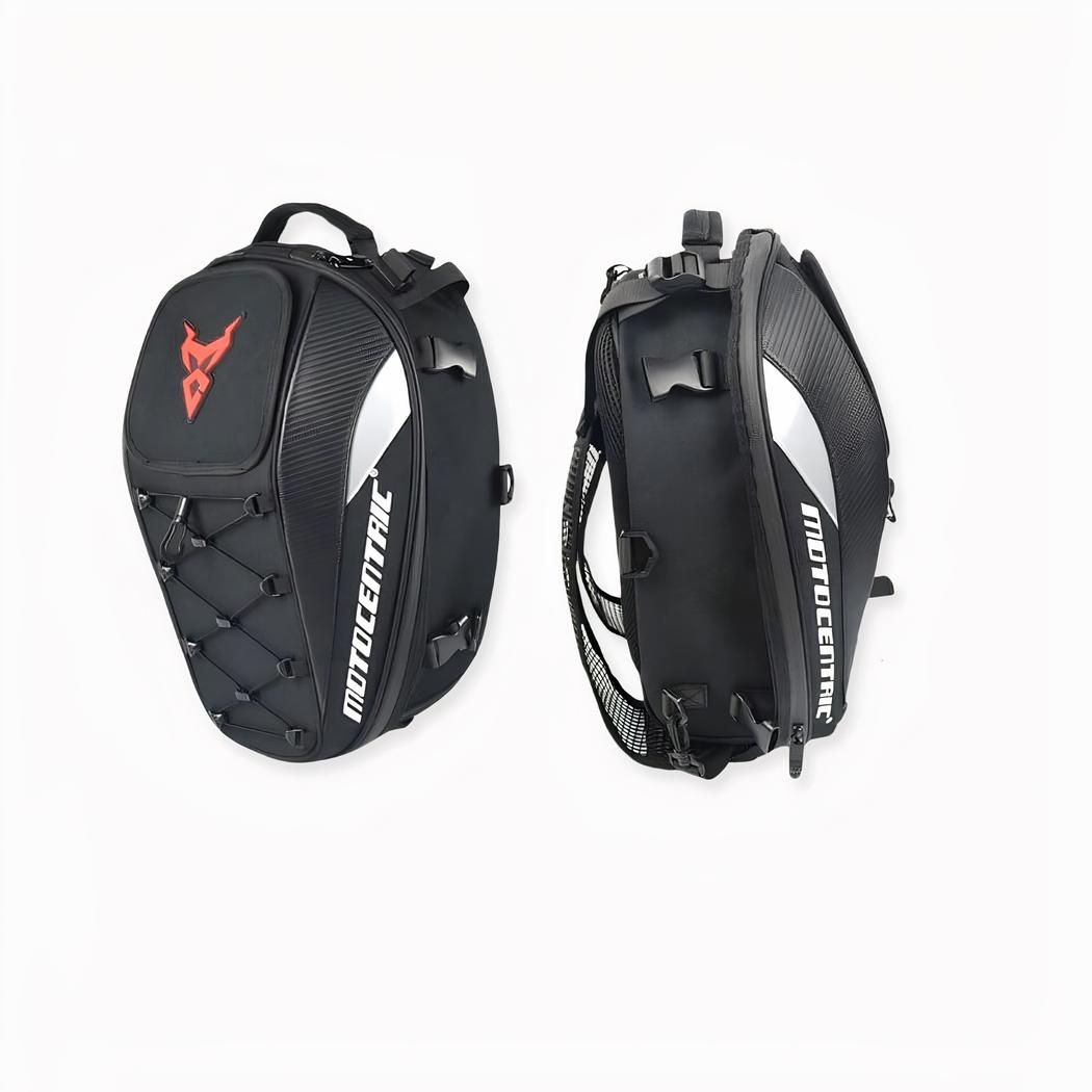 Il nostro zaino da moto impermeabile multifunzionale è un must per tutti i suoi viaggi in moto. È realizzato in tessuto Oxford di alta qualità, che lo rende estremamente resistente e facile da pulire. Questo zaino è impermeabile e quindi ideale per i viaggi in moto, in bicicletta, ecc. È anche molto leggero e può essere portato ovunque.
