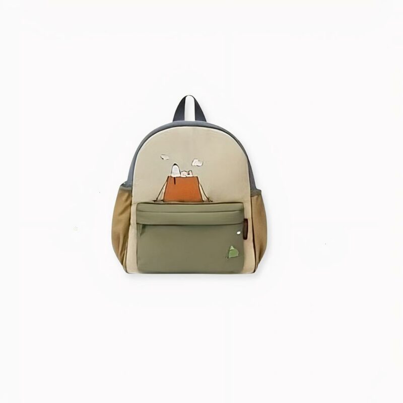 IMG_Sac_a_dos_crocodile_vert_en_3D_2 Questo magnifico zaino di tela Snoopy per bambini è perfetto per accompagnare suo figlio ovunque vada. Realizzato in tessuto resistente e leggero, questo zaino è molto pratico e facile da trasportare. Questo zaino è un'ottima scelta per i bambini.