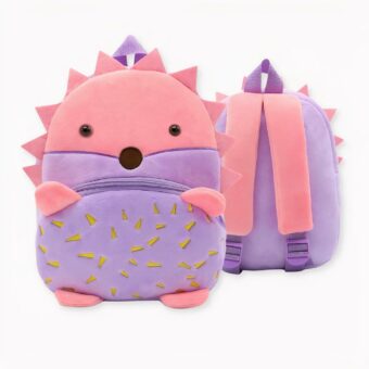 Questo zaino CP Hedgehog per bambini è il compagno ideale per i piccoli avventurieri. Progettato per essere robusto e durevole, è realizzato in tessuto di poliestere resistente alle intemperie e alle macchie.