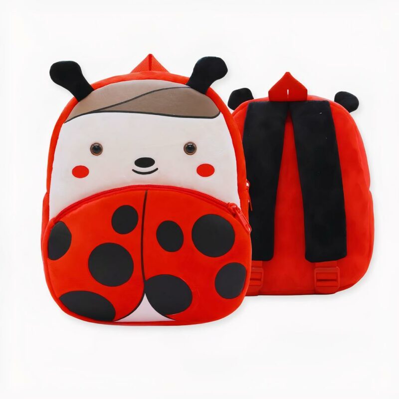 Questo zaino CP Ladybird per bambini è perfetto per accompagnare il suo piccolo nelle sue avventure quotidiane. Realizzato in tessuto resistente e durevole, è progettato per offrire una protezione ottimale a lei e ai suoi effetti personali.