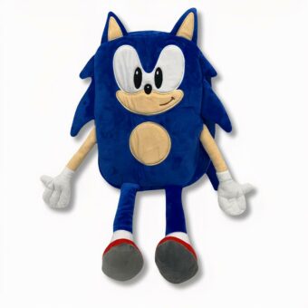 Zaino blu a forma di peluche del personaggio Sonic su sfondo grigio chiaro