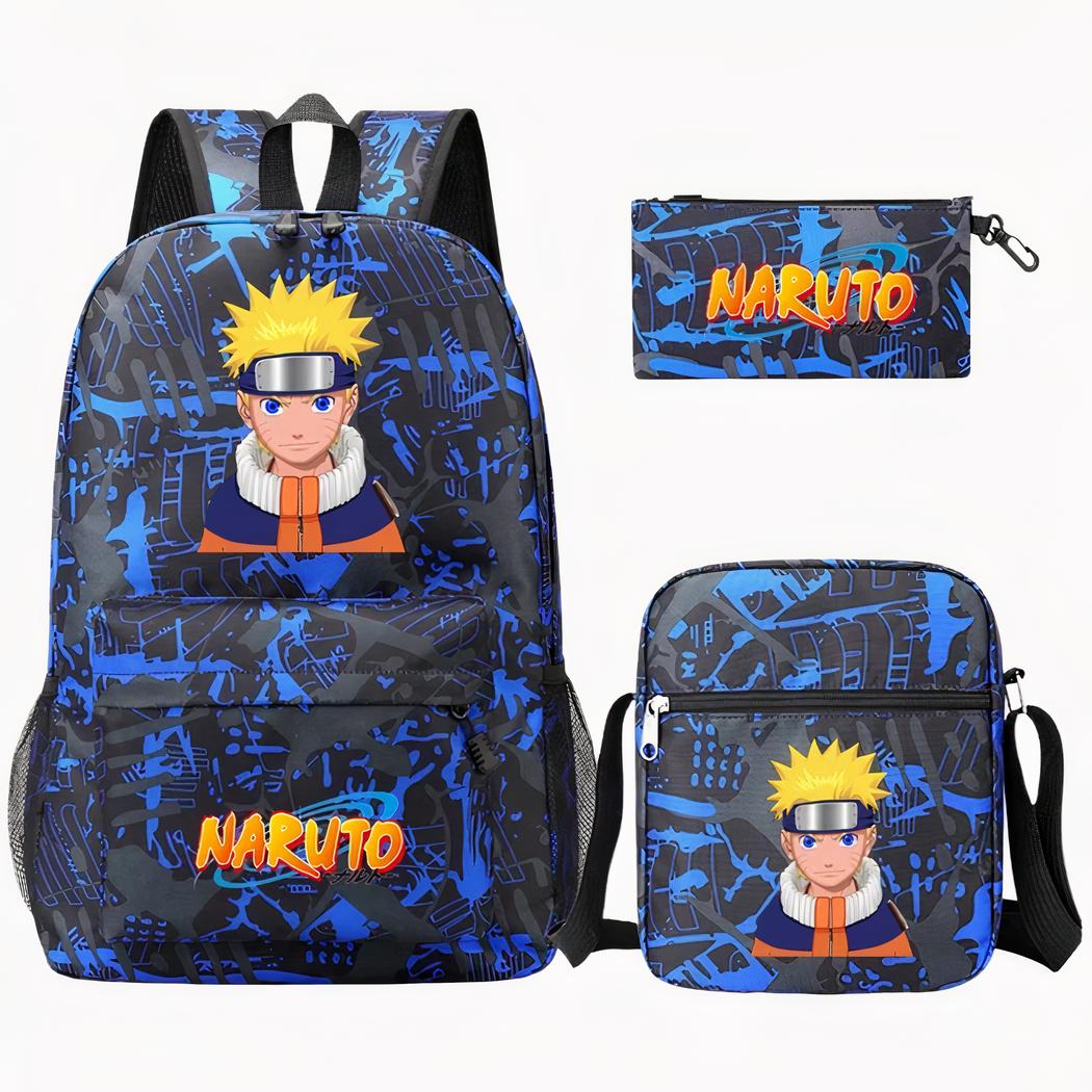 Zaino blu e nero con la testa di Naruto sulla parte superiore della borsa. La scritta Naruto sulla tasca anteriore in tonalità arancione. A destra, una borsa a tracolla e un portamatite abbinati.
