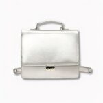 Zaino da donna in stile valigetta bianco-argento con sfondo grigio chiaro