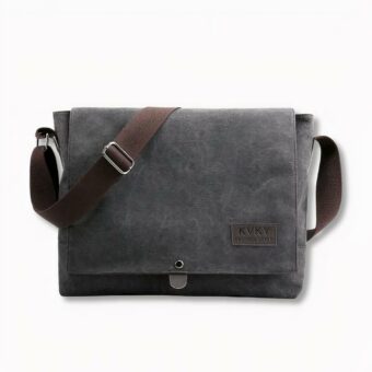 Borsa a tracolla in tela grigio scuro per uomo, su sfondo grigio chiaro