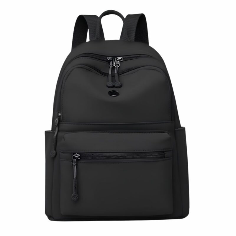 Sac à dos de voyage imperméable femme noir, sur fond blanc cassé